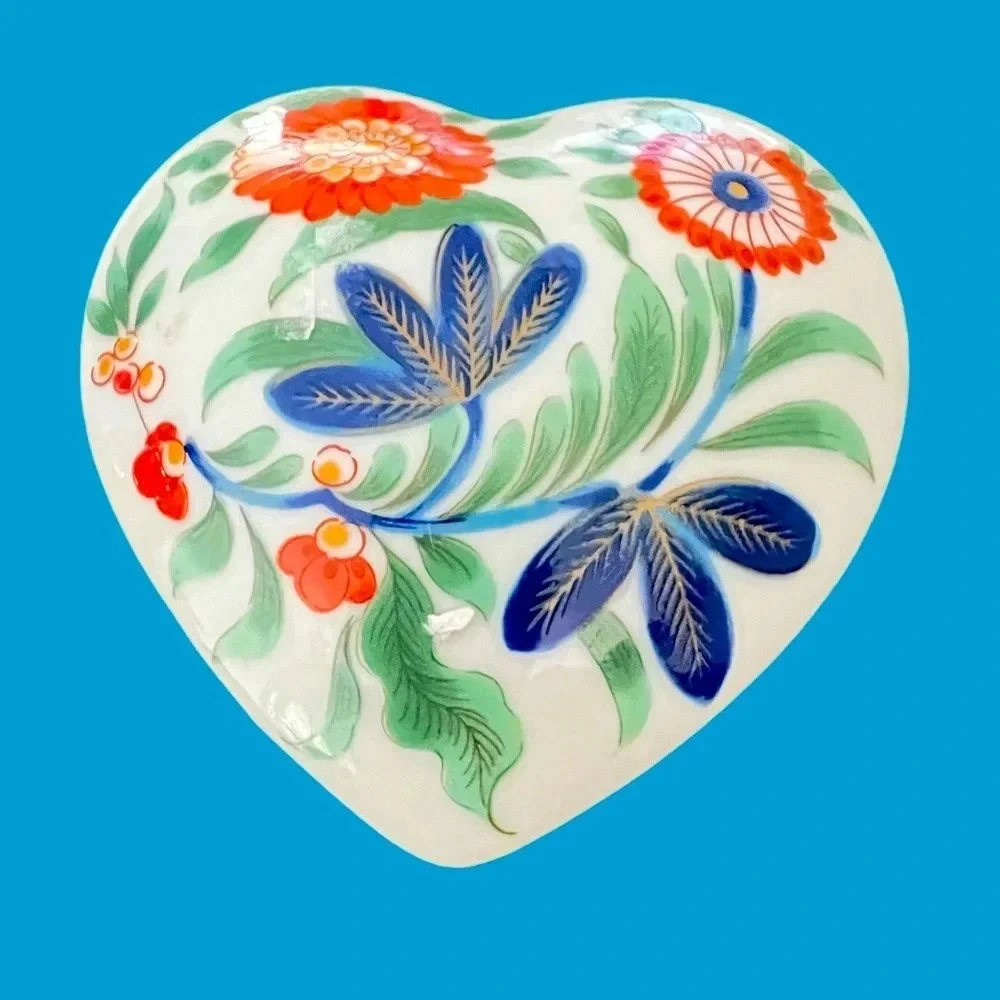 Vintage Smithsonian by Kakiemon Heart Floral Hand Painted Trinket Box Made Japan